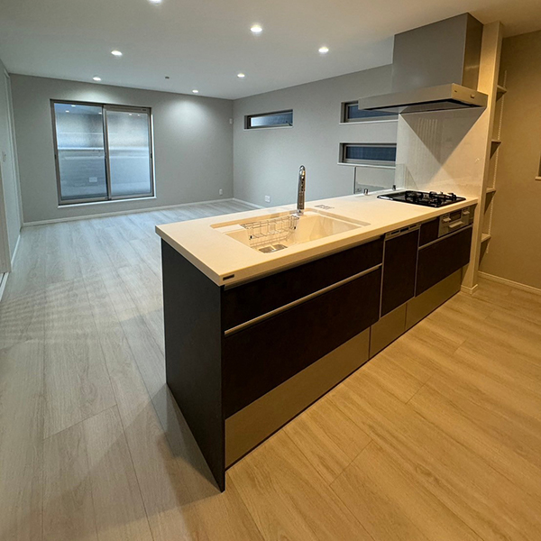 門真市/木造３階建て