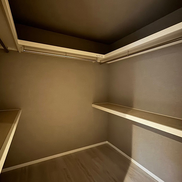 寝屋川市/木造３階建て