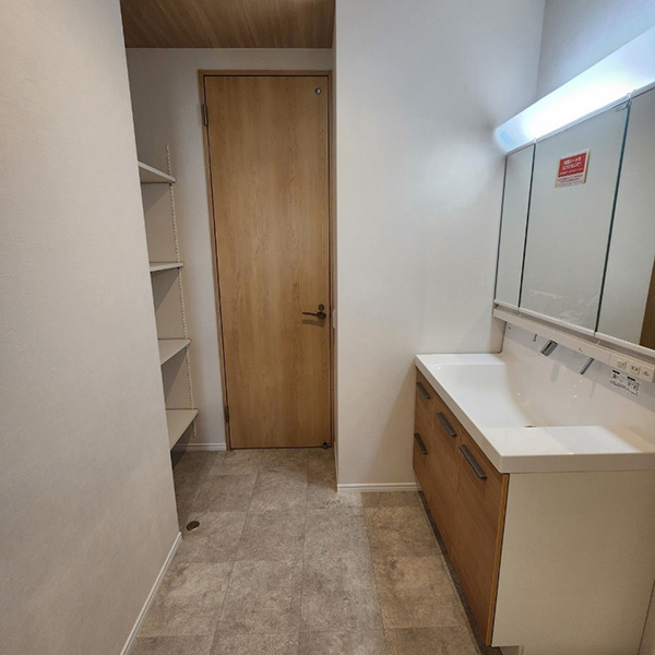 東大阪市/木造３階建て